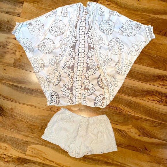 GRACE LOVES LACE 2 PIECE WHITE LACE SHORTS AND KIMONO JACKET SET - Picture 6 of 7